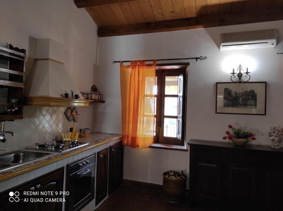 B&B Il Padrino Savoca Exterior foto