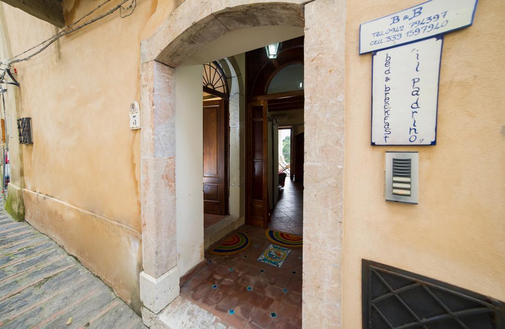 B&B Il Padrino Savoca Quarto foto