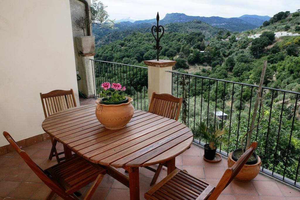 B&B Il Padrino Savoca Quarto foto